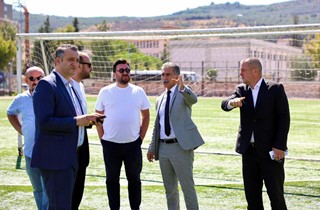 Gemlik’te Futbol Sahaları Yenileniyor
